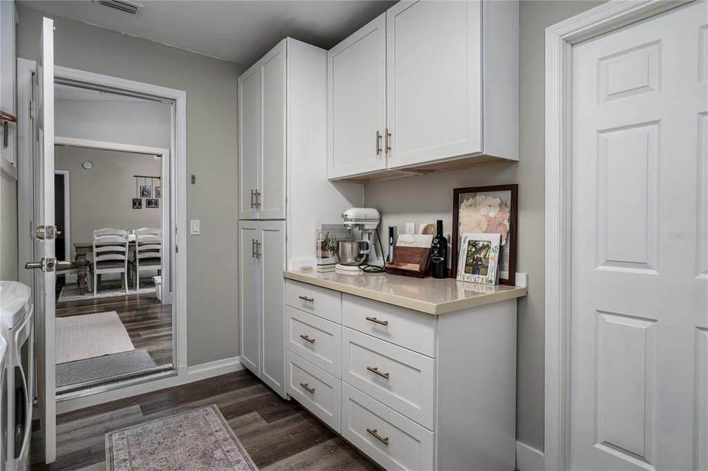 For Sale: $349,000 (3 beds, 2 baths, 1119 Square Feet)