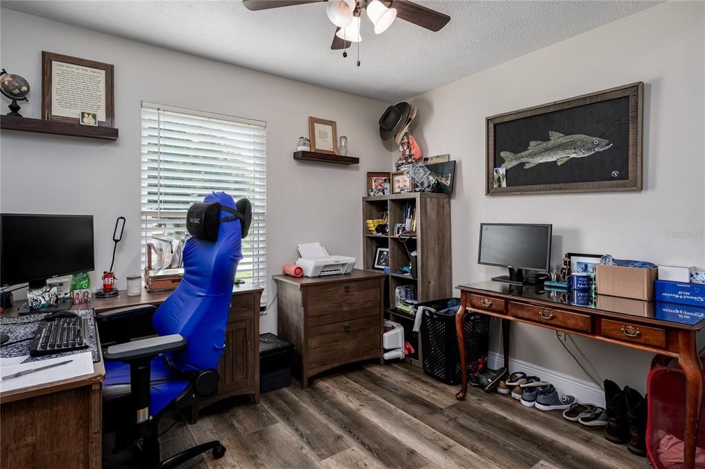 For Sale: $349,000 (3 beds, 2 baths, 1119 Square Feet)