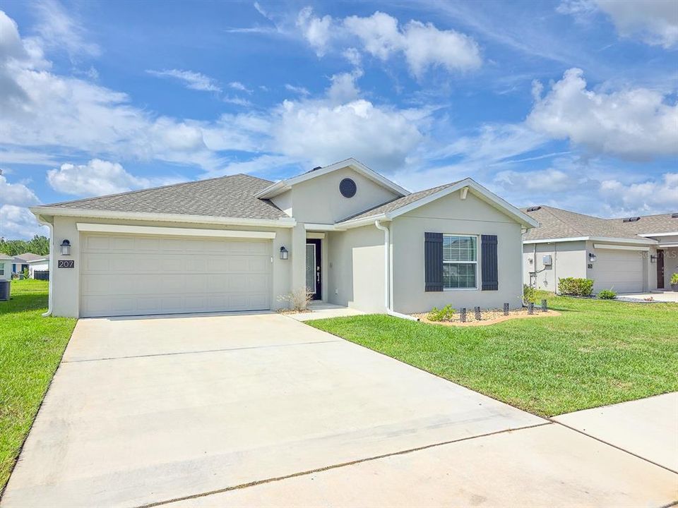 For Sale: $359,000 (4 beds, 2 baths, 1935 Square Feet)
