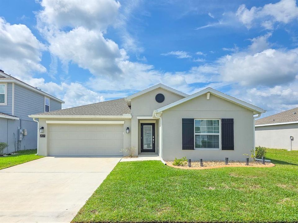 For Sale: $359,000 (4 beds, 2 baths, 1935 Square Feet)