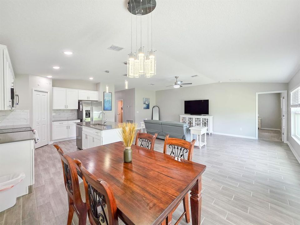 For Sale: $359,000 (4 beds, 2 baths, 1935 Square Feet)