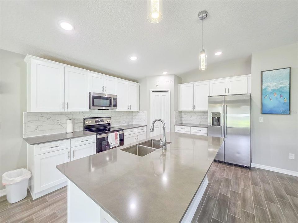 For Sale: $359,000 (4 beds, 2 baths, 1935 Square Feet)