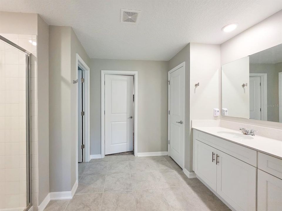 For Sale: $359,000 (4 beds, 2 baths, 1935 Square Feet)