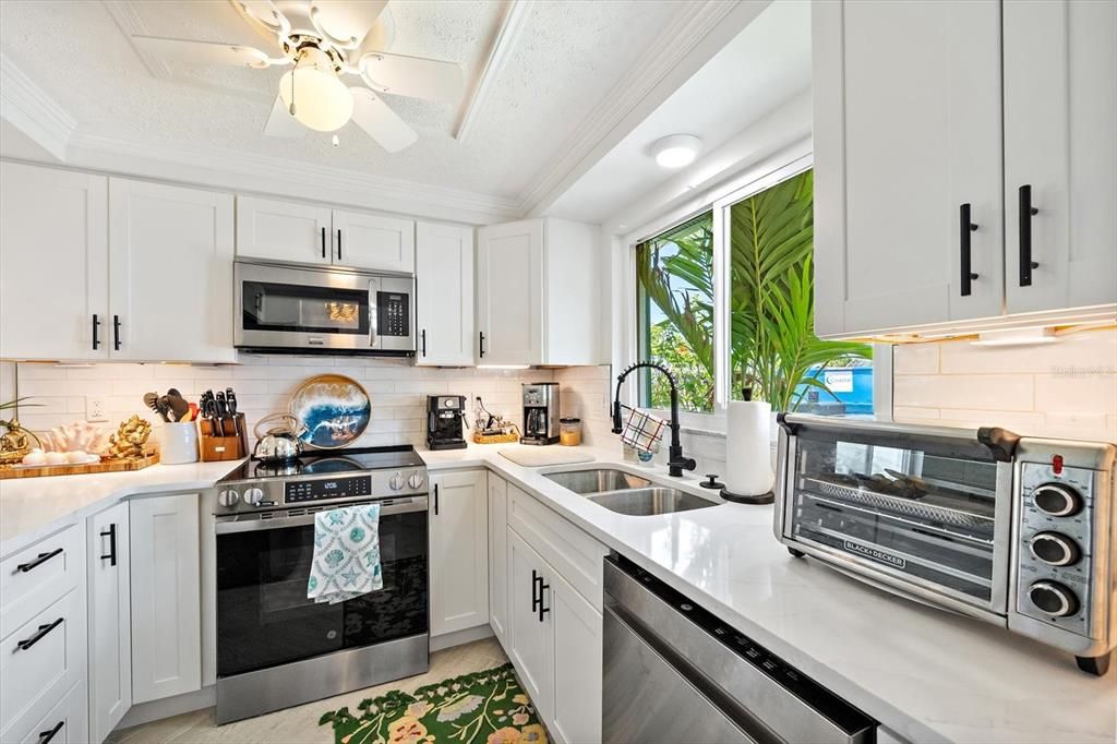 For Rent: $3,000 (2 beds, 2 baths, 1390 Square Feet)