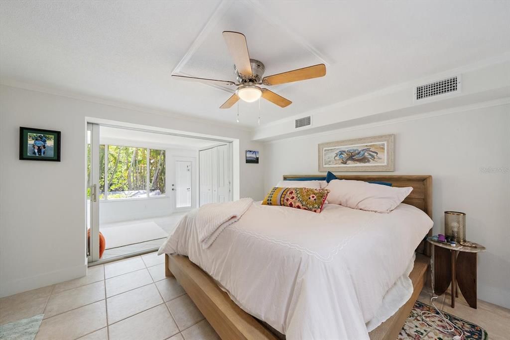For Rent: $3,000 (2 beds, 2 baths, 1390 Square Feet)