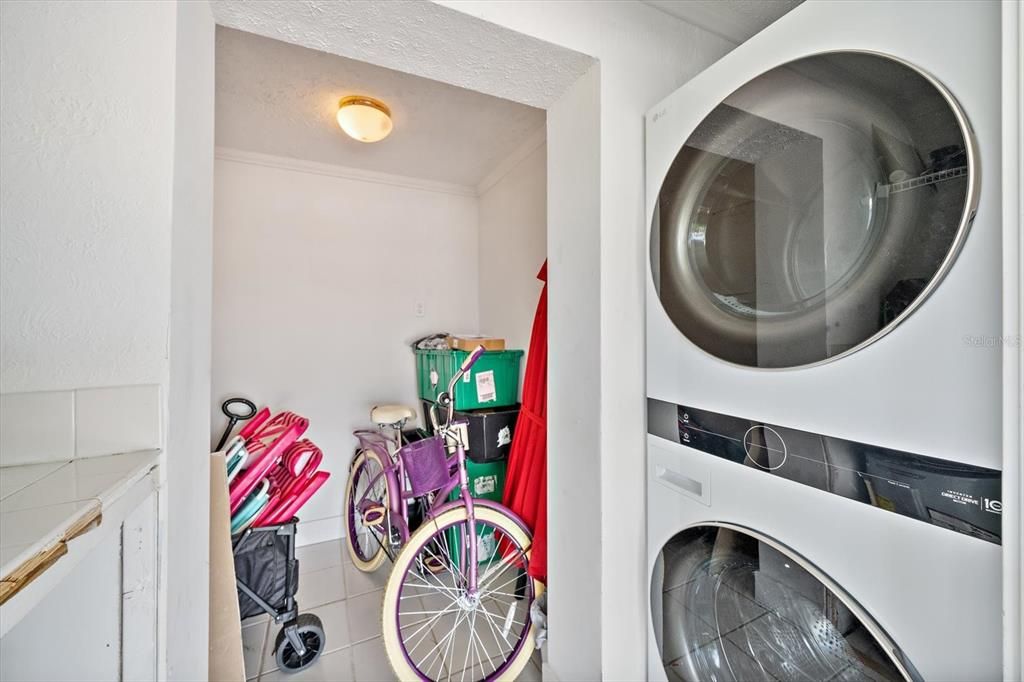 For Rent: $3,000 (2 beds, 2 baths, 1390 Square Feet)