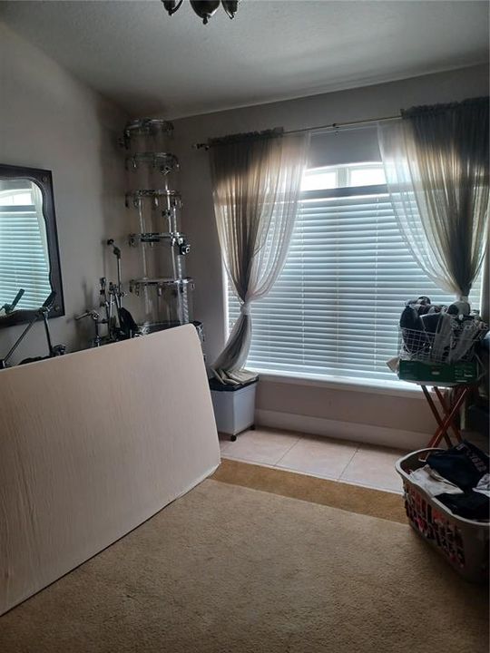 En Venta: $599,900 (4 camas, 2 baños, 1957 Pies cuadrados)