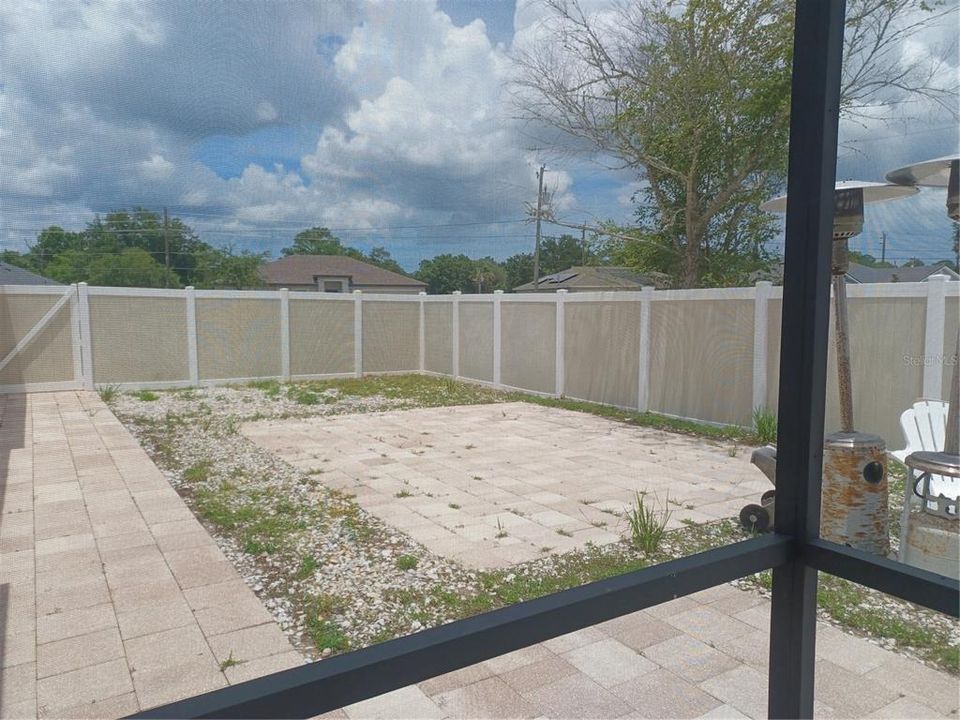 En Venta: $599,900 (4 camas, 2 baños, 1957 Pies cuadrados)