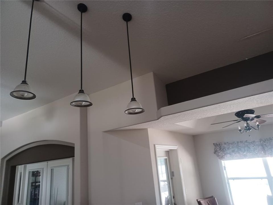 En Venta: $599,900 (4 camas, 2 baños, 1957 Pies cuadrados)