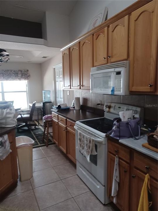 En Venta: $599,900 (4 camas, 2 baños, 1957 Pies cuadrados)
