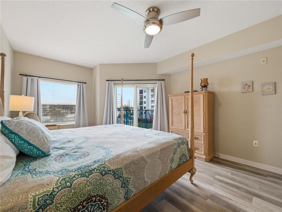 En Venta: $435,000 (2 camas, 2 baños, 1389 Pies cuadrados)