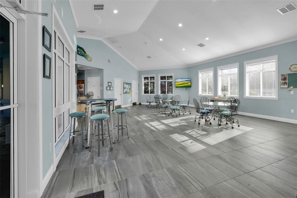 En Venta: $435,000 (2 camas, 2 baños, 1389 Pies cuadrados)