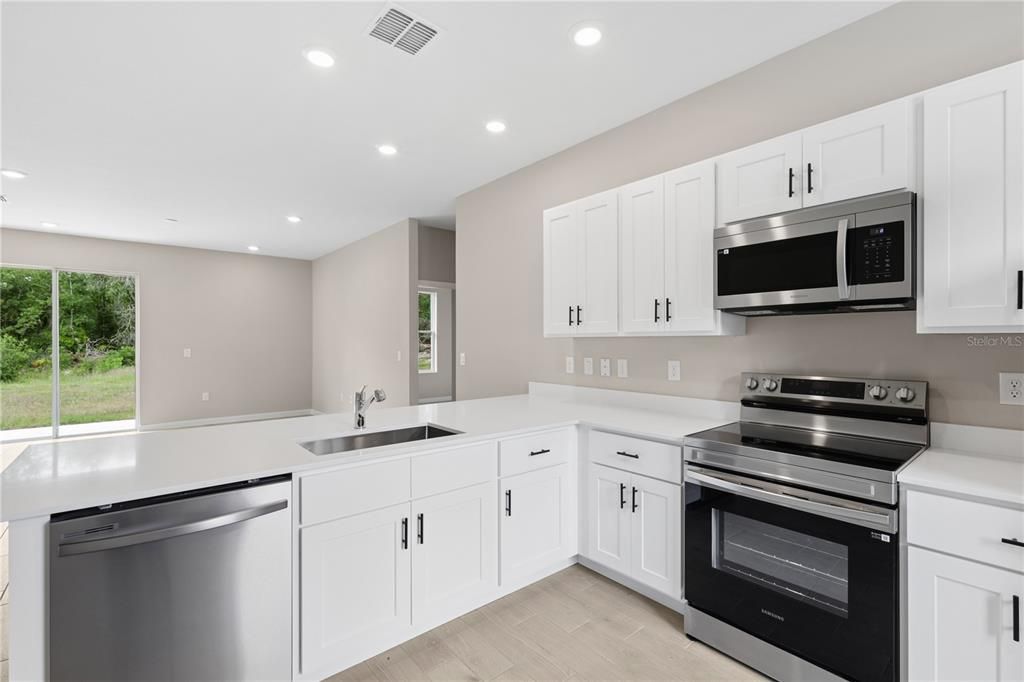 For Sale: $279,900 (3 beds, 2 baths, 1312 Square Feet)