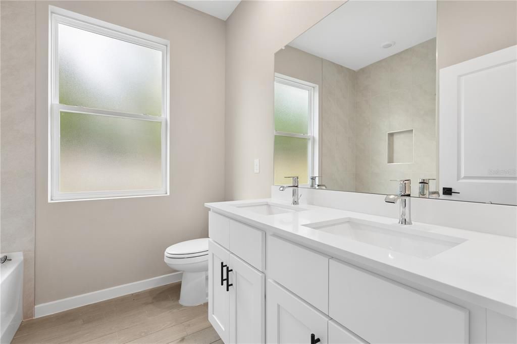 For Sale: $279,900 (3 beds, 2 baths, 1312 Square Feet)