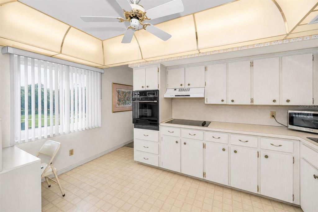 For Sale: $149,900 (2 beds, 2 baths, 1400 Square Feet)