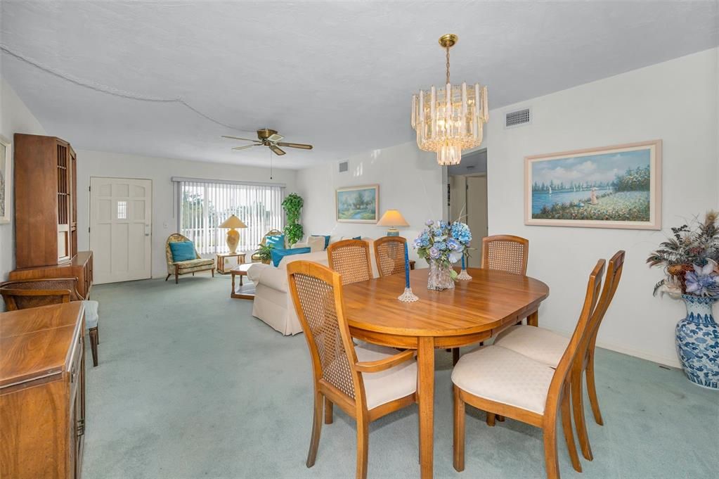 For Sale: $149,900 (2 beds, 2 baths, 1400 Square Feet)