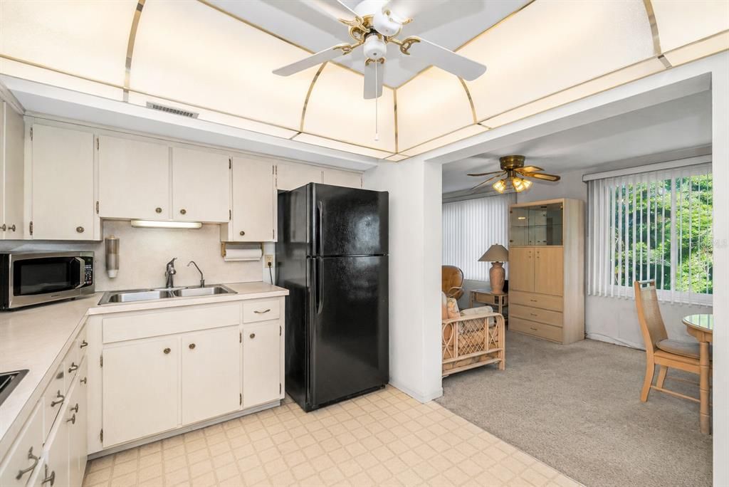 For Sale: $149,900 (2 beds, 2 baths, 1400 Square Feet)