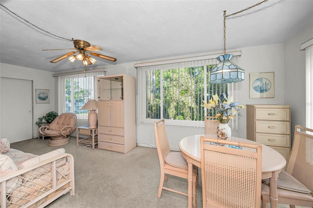 For Sale: $149,900 (2 beds, 2 baths, 1400 Square Feet)