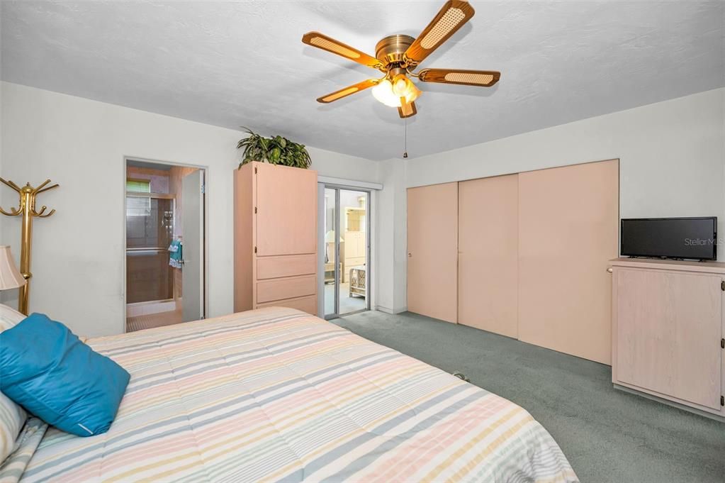 For Sale: $149,900 (2 beds, 2 baths, 1400 Square Feet)