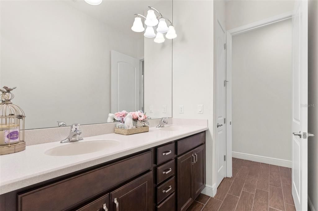 For Sale: $1,200,000 (4 beds, 3 baths, 3353 Square Feet)