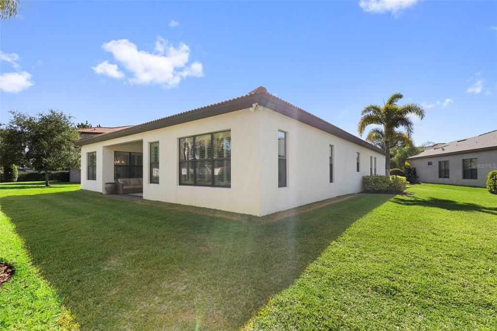 For Sale: $1,200,000 (4 beds, 3 baths, 3353 Square Feet)