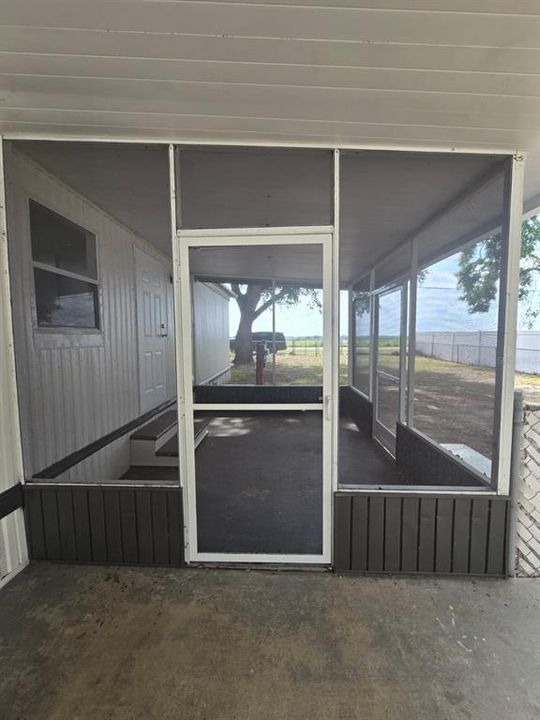 For Sale: $149,000 (2 beds, 1 baths, 784 Square Feet)