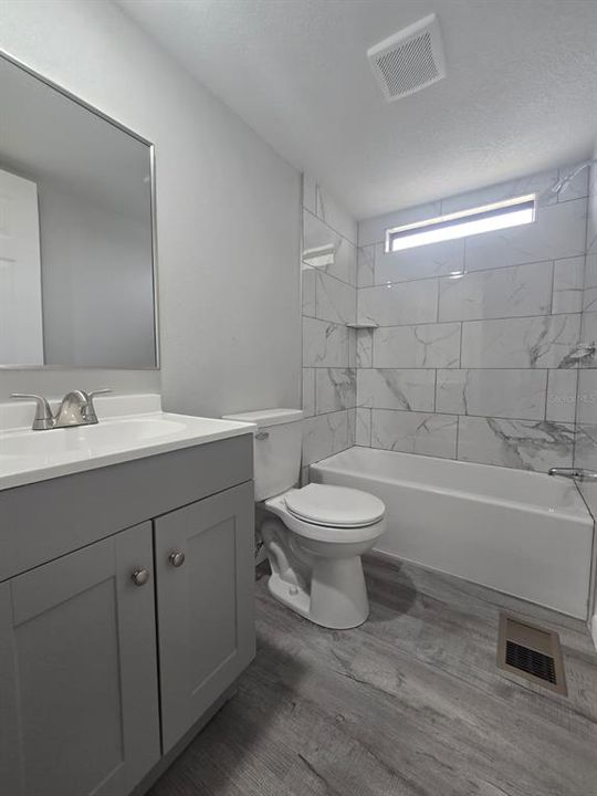 For Sale: $149,000 (2 beds, 1 baths, 784 Square Feet)