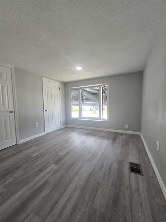 For Sale: $149,000 (2 beds, 1 baths, 784 Square Feet)