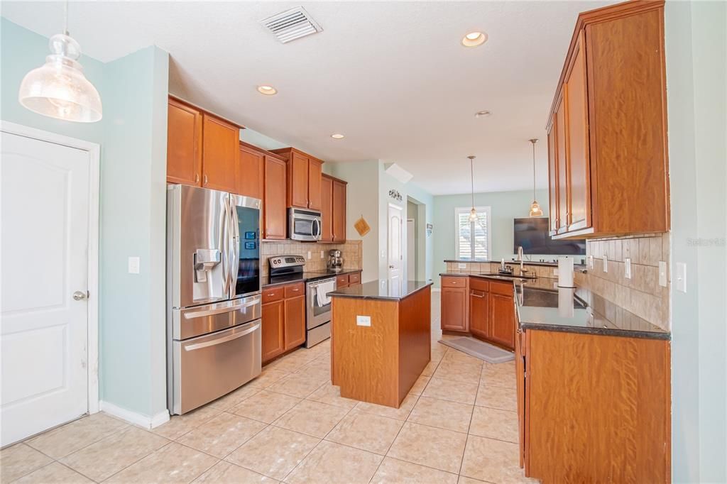 For Sale: $425,000 (4 beds, 2 baths, 2387 Square Feet)
