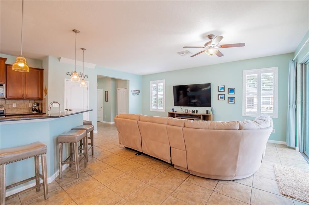 For Sale: $425,000 (4 beds, 2 baths, 2387 Square Feet)