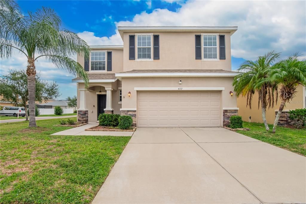 For Sale: $425,000 (4 beds, 2 baths, 2387 Square Feet)