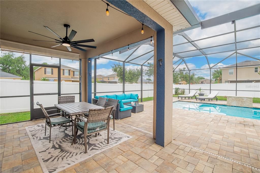 For Sale: $425,000 (4 beds, 2 baths, 2387 Square Feet)