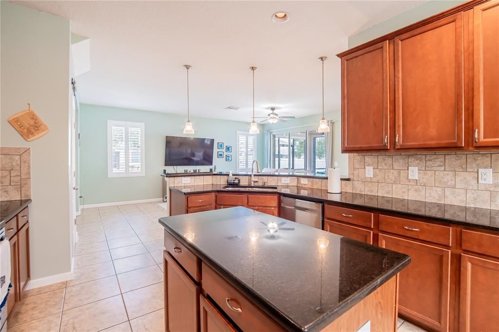 For Sale: $425,000 (4 beds, 2 baths, 2387 Square Feet)