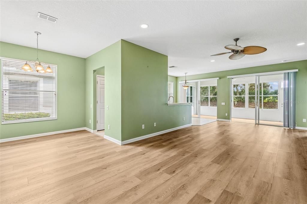 For Sale: $285,000 (2 beds, 2 baths, 1696 Square Feet)