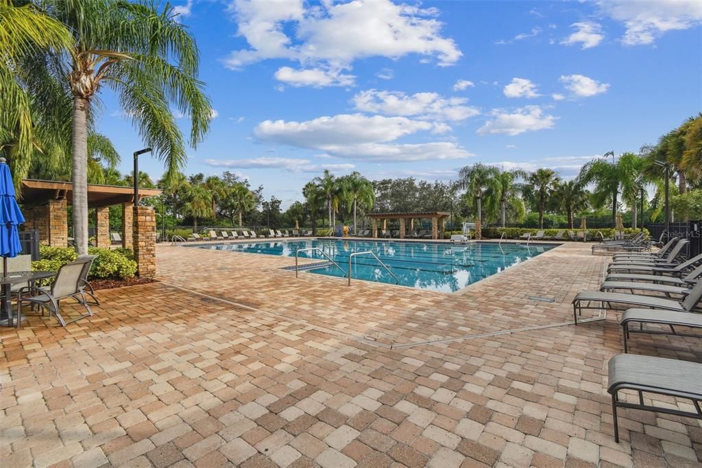 For Sale: $285,000 (2 beds, 2 baths, 1696 Square Feet)