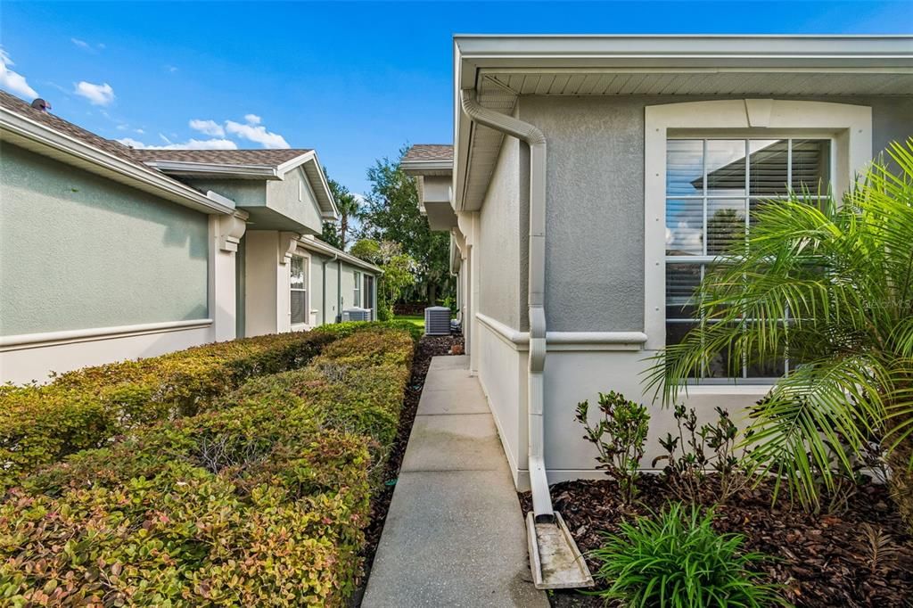 For Sale: $285,000 (2 beds, 2 baths, 1696 Square Feet)