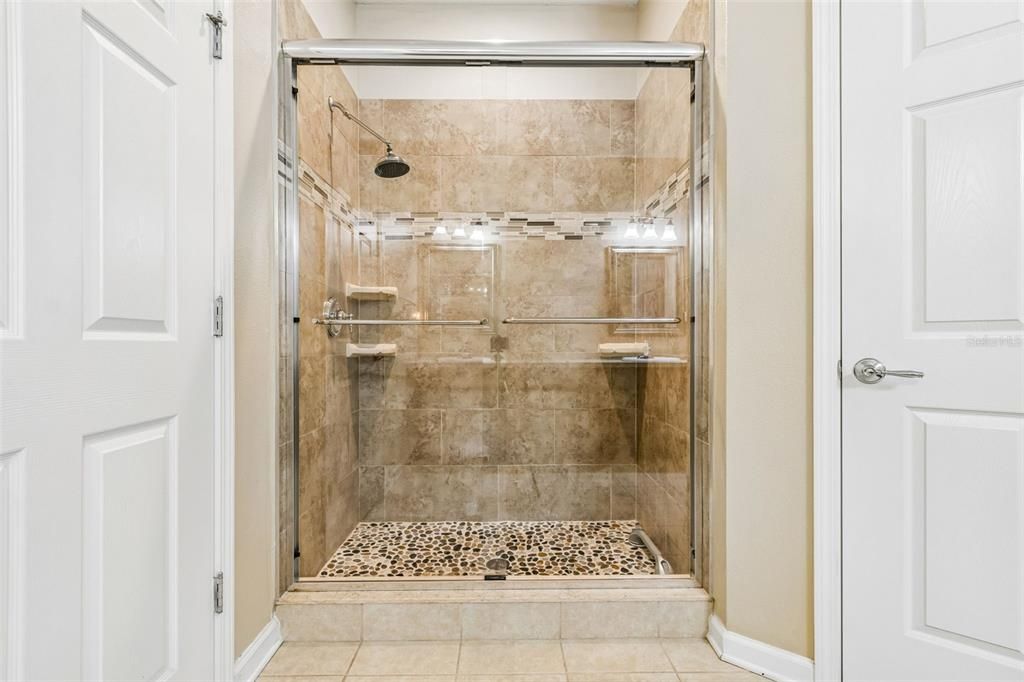 For Sale: $285,000 (2 beds, 2 baths, 1696 Square Feet)