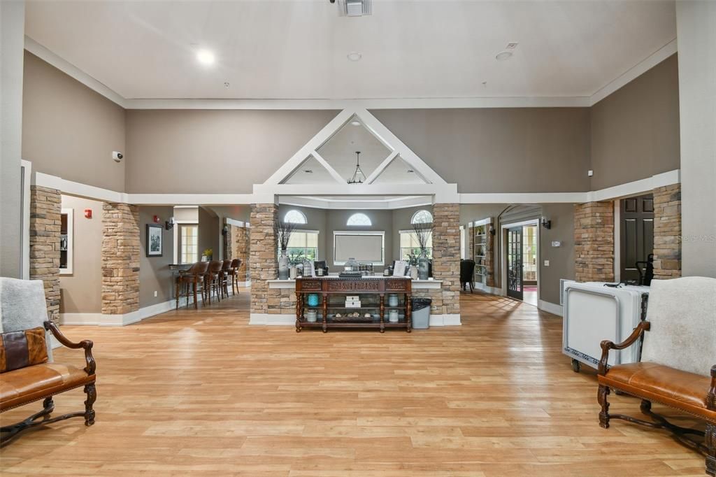 For Sale: $285,000 (2 beds, 2 baths, 1696 Square Feet)