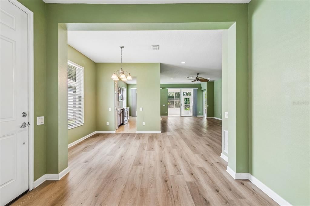 For Sale: $285,000 (2 beds, 2 baths, 1696 Square Feet)