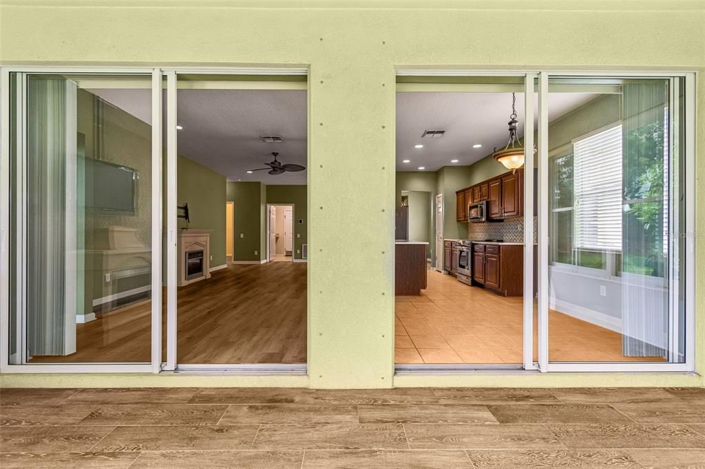 For Sale: $285,000 (2 beds, 2 baths, 1696 Square Feet)