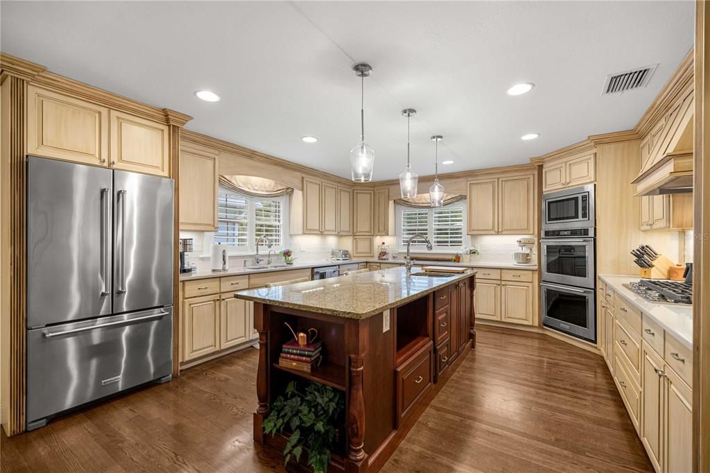 For Sale: $825,000 (4 beds, 3 baths, 3291 Square Feet)