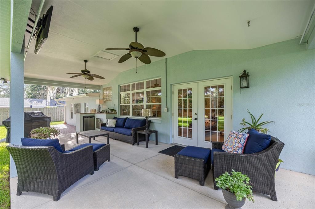 For Sale: $825,000 (4 beds, 3 baths, 3291 Square Feet)