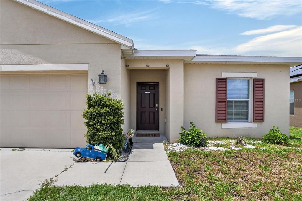For Sale: $299,999 (4 beds, 2 baths, 1793 Square Feet)