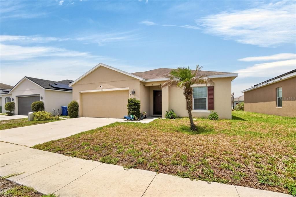 For Sale: $299,999 (4 beds, 2 baths, 1793 Square Feet)
