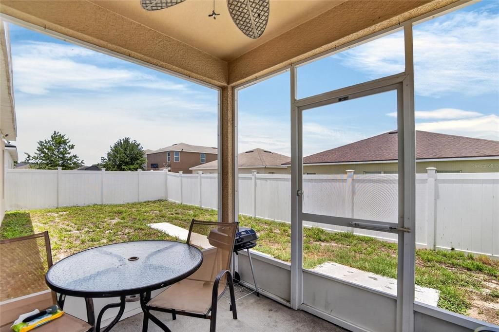 For Sale: $299,999 (4 beds, 2 baths, 1793 Square Feet)