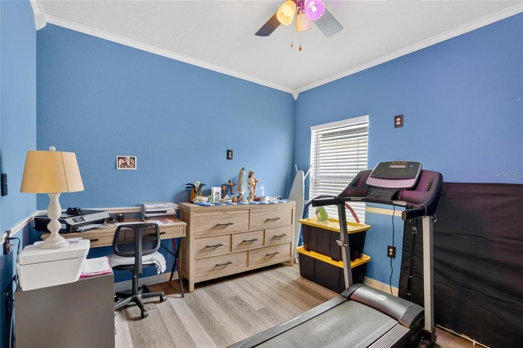 For Sale: $299,999 (4 beds, 2 baths, 1793 Square Feet)