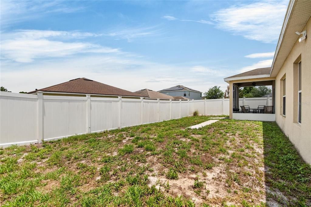 For Sale: $299,999 (4 beds, 2 baths, 1793 Square Feet)