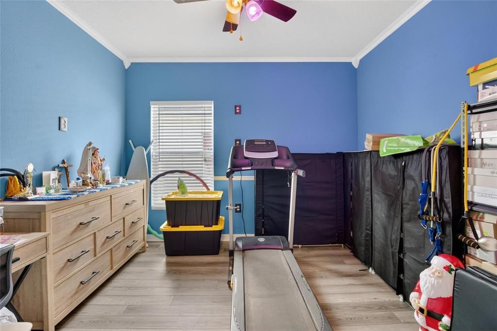 For Sale: $299,999 (4 beds, 2 baths, 1793 Square Feet)