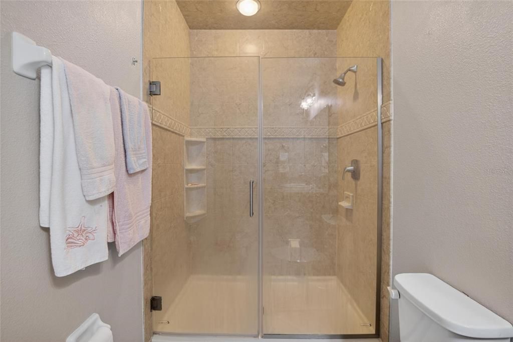 For Sale: $299,999 (4 beds, 2 baths, 1793 Square Feet)