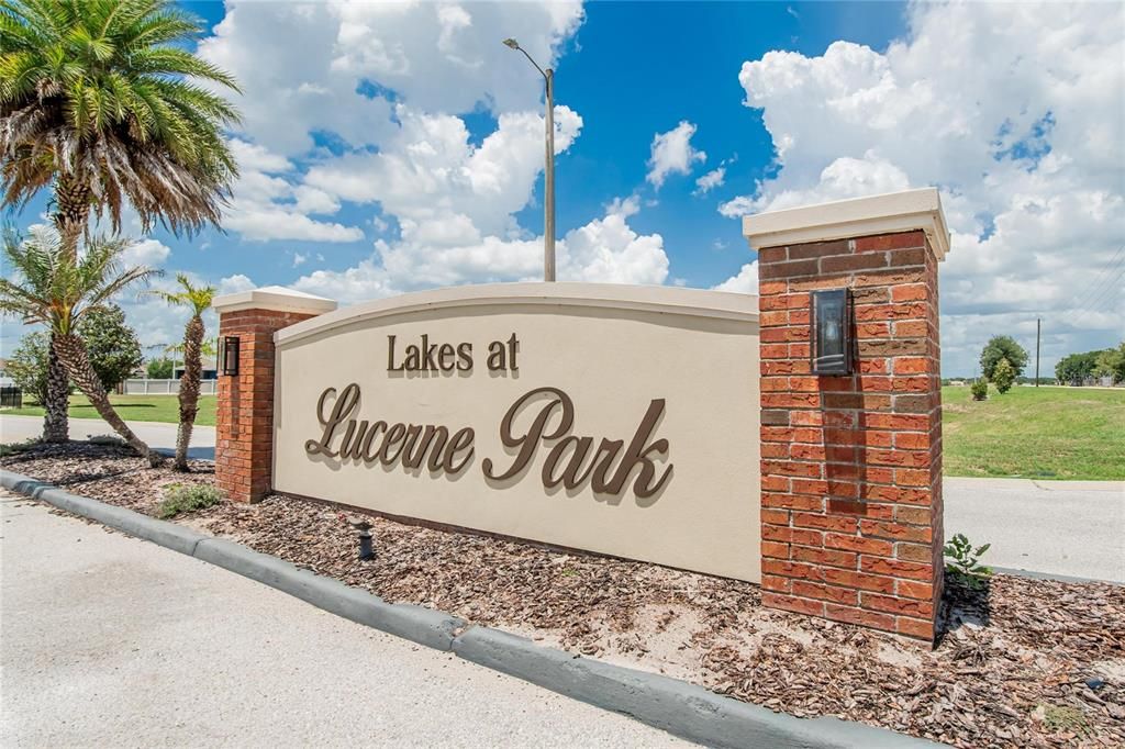 For Sale: $299,999 (4 beds, 2 baths, 1793 Square Feet)